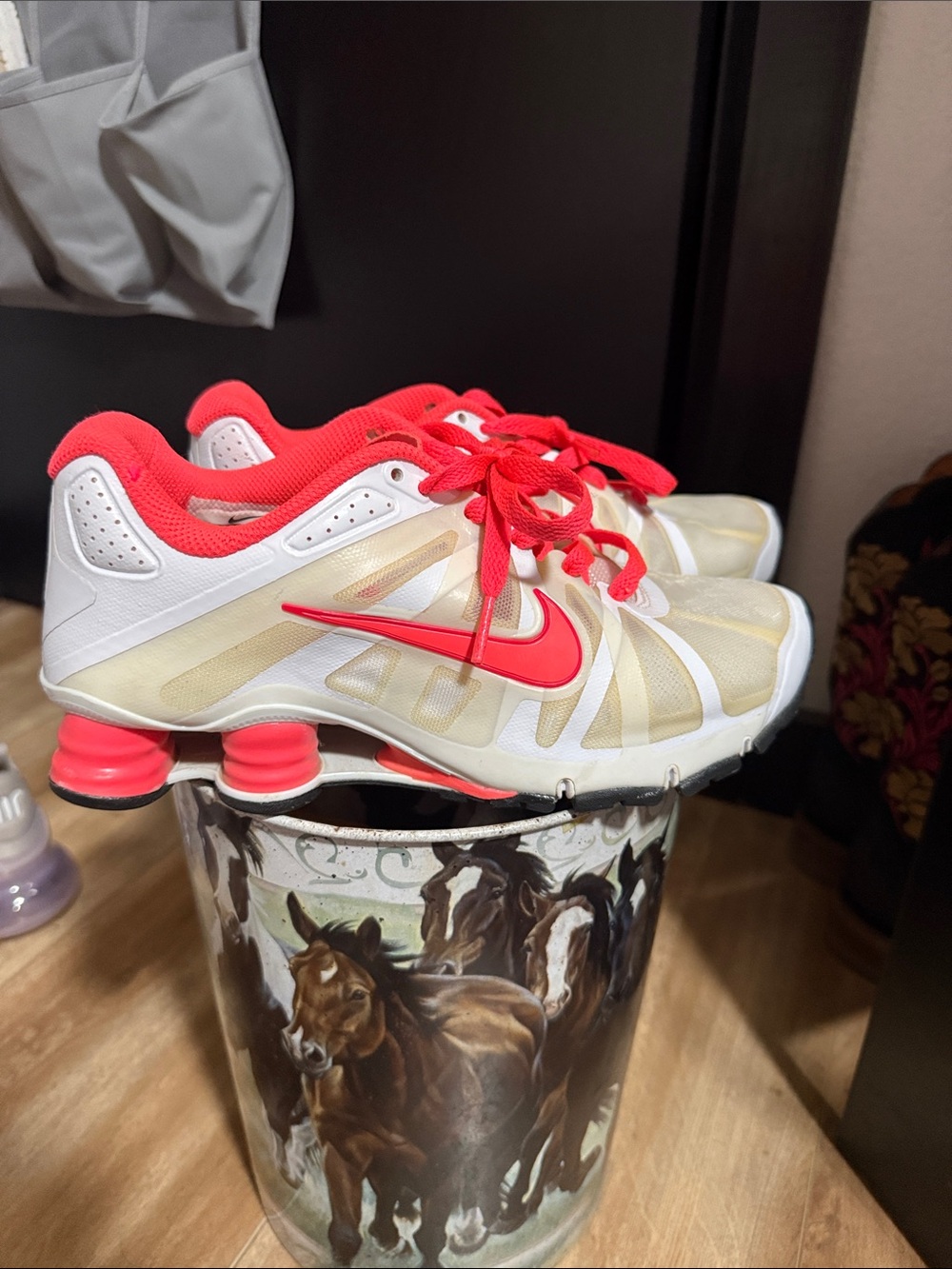 Nike White & Coral Athletic Shox Running Shoes